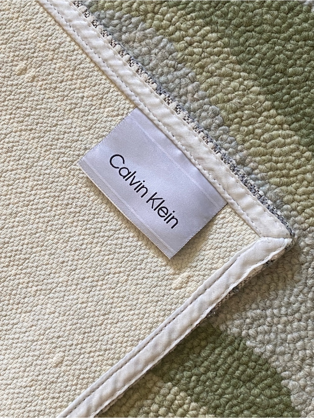 Calvin Klein - Small Abstract Non-Skid Accent Rug/Non-Slip Accent Mat - Picture 3 of 13